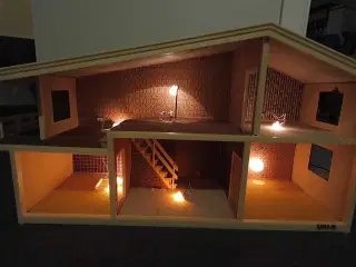 Lisa dukkehus  Fra 1975 / lundby dukkehus