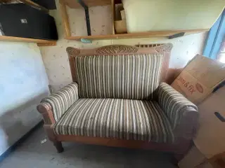 Gammel sofa.