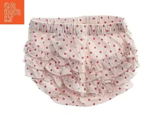 Lyserød badetrøje og underbukser med prikker fra H&M (str. 62)