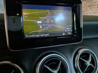 Mercedes A180 med svingbart træk
