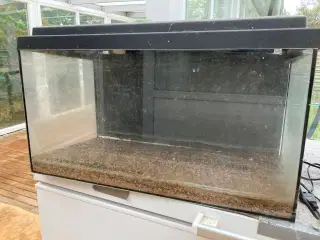 Akvarium m/ pumpe