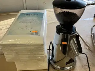 Kaffekværn KAFFESELSKABET  M55 + 200 Stk. Farvefjerningsservietter