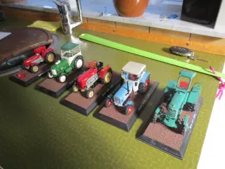 5 stk Forskellige Modeltraktorer 
