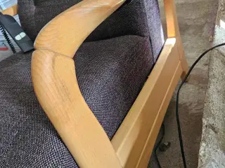 Farstrup lænestol med indbygget fodskammel