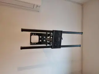 Kraftigt TV-vægbeslag med lange arme – udtræk, dre