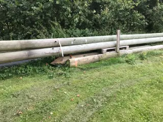 Maskinhus med ståltag