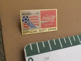 Coca Cola official soft drink WorldCup USA 94 pin