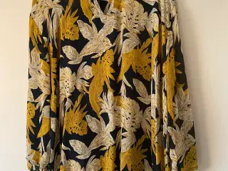 Rigtig flot let tunika Storpige L