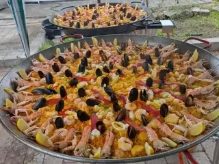 Paella,Tapas, Helstegt Pattegris