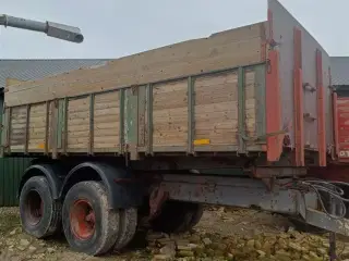 - - - Lastbiltipvogn 12 tons