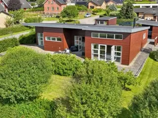 Moderne villa i naturskønt og familievenligt område, Stouby