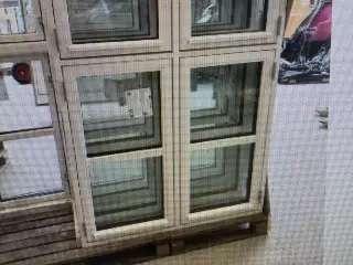 Nye dannebrogs vinduer i træ/Alu