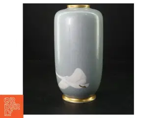 Blå vase med guldkant og svanemotiv fra Rosenthal (str. 21 cm. 10 cm i diameter)