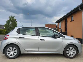 Flot Peugeot 208 1,0 VTi Excite 5D