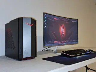 i5 Nitro Gamer Pc + 27" Curved Gamer Skærm