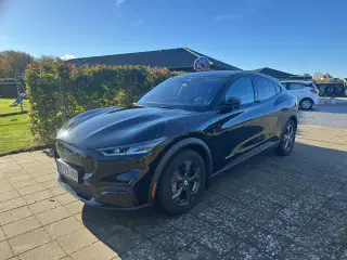 Ford Mustang Mach-E 98 Extended Range
