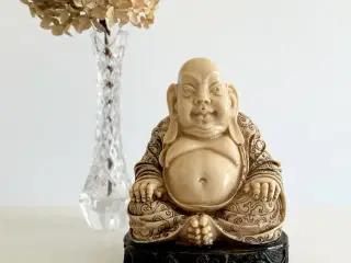 Buddhafigur, kunstmateriale
