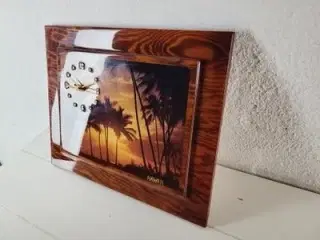 ⭐️- Vintage Hawaii souvenir ur i lakeret træ