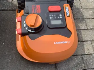 Plæneklipper Worx 700 med garage
