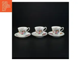 Porcelænskopper med underkopper fra Crescent (str. Diameter 11 cm kop 6 x 6 cm)