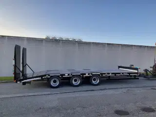 MAC 3 akslet maskintrailer På lager til omgående levering