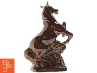 Keramik hestefigur fra 715 (str. 19 x 8 cm)