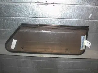   Hymer Alkove Vindue V