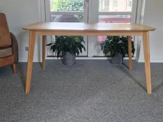 Tilbud fint spisebord 