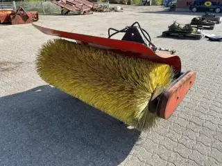 - - - Fejekost