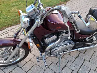 Suzuki vs 700 intruder 
