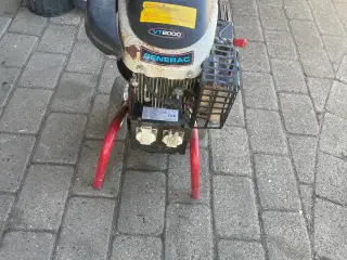 Benzin generator 