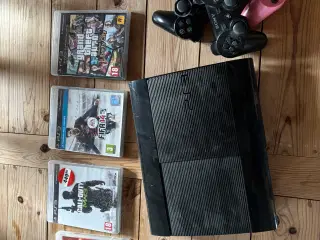 Playstation 3 inkl 3 controllere og 6 spil