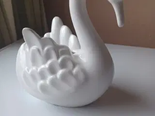 Svane stor hvid figur i keramik