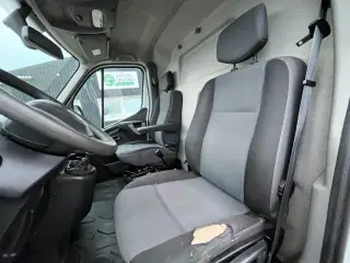 Renault Master III T33 2,3 dCi 135 L2H2 Kassevogn
