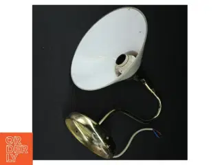 Væglampe med opalglas fra IKEA