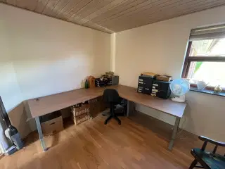 Skrivebord 