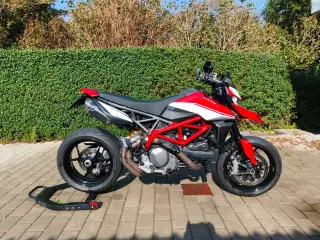 Ducati hypermotard 950