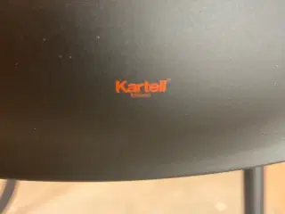 2 stk. Kartel stole sælges.