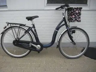 Velholdt Cykel med 7 gear og lav indstigning.