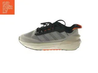 Adidas Avryn Boost Bounce (str. 44 2/3 )