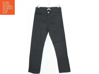 Jeans i sort farve fra H&M (str. 152)