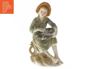 Porcelænsfigur af pige med kurv fra Kjellerup (str. 15,5 cm)