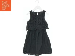 Sommerkjole med mønster fra H&M (str. 122)