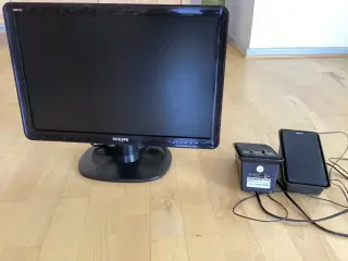 Philips PC skærm 19” og et sæt højtalere