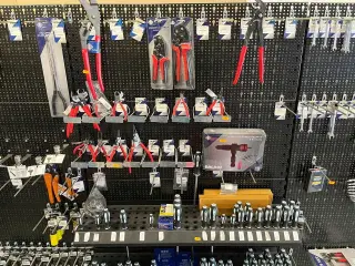 Skruetrækkere og værktøj