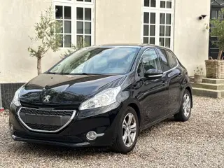 Peugeot 208 1,2 Allure sky 