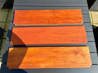 Poul Cadovius teaktræshylder m. messingsindsats