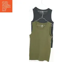 To tanktops fra H&M fra H&M (str. 146)