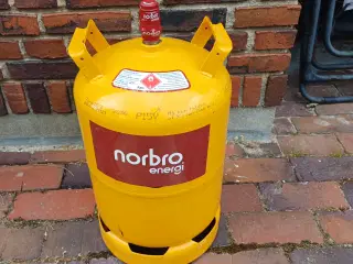 11 kg gasflaske, ny, fyldt & plomberet (har 2 stk)