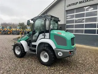 Kramer KL25.5T med Teleskoparm, så den har stor rækkevidde og fleksibilitet.